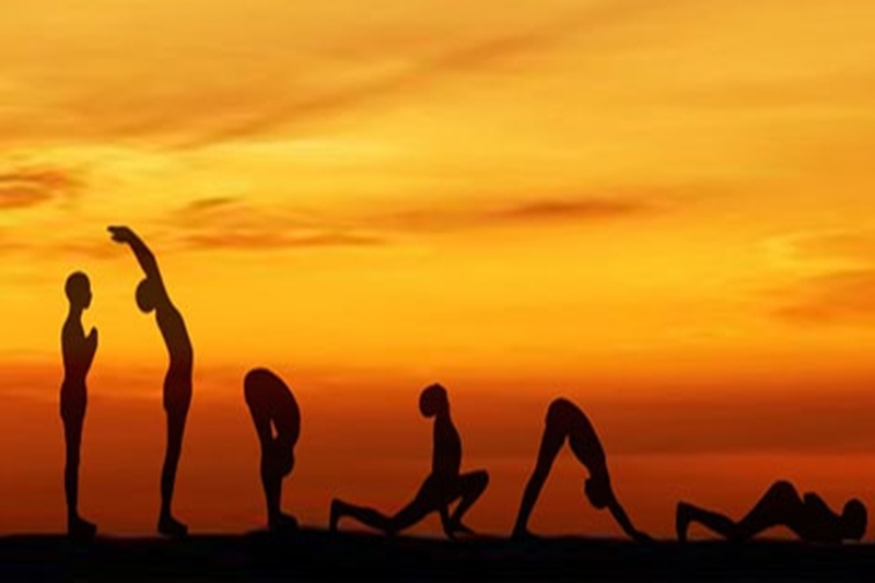 Surya Namaskar – Ce este şi de ce se practică Surya Namaskar – Ce este si de ce se practica