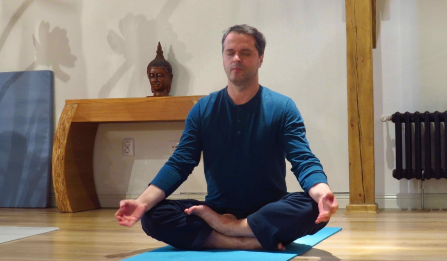Tudor Iosub :„Yoga a reprezentat și continuă să reprezinte o mină de aur” Tudor-Iosub-instructor-yoga