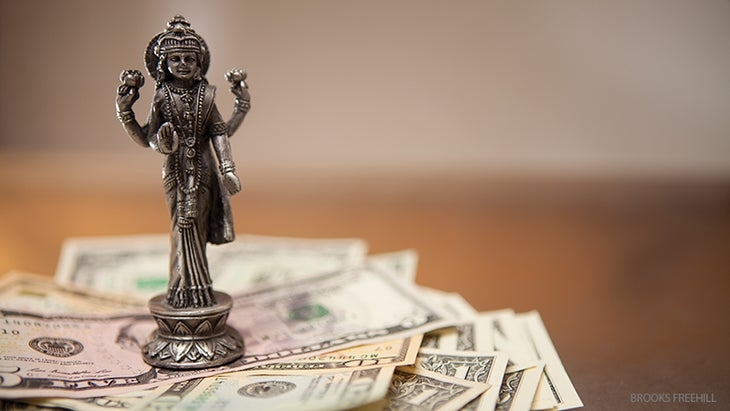Yoga și consumerismul - într-o relație complicată - partea I statuie-hindusa-bani