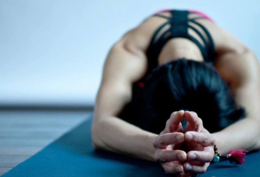 6 asane care reduc stresul și anxietatea asana