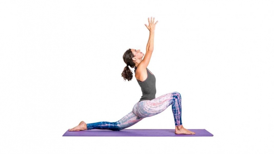 Anjaneyasana – onorează puterea practicii tale femeie-Anjaneyasana