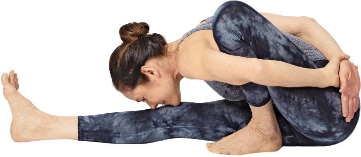 Marichyasana I – raza de lumină femeie-Marichyasana I