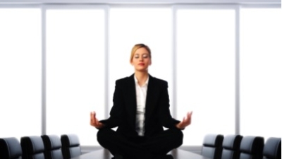 7 moduri în care meditația îți îmbunătățește performanțele de la locul de muncă