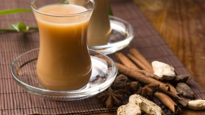 Ceai negru cu lapte si condimente, pentru toate tipurile de dosha