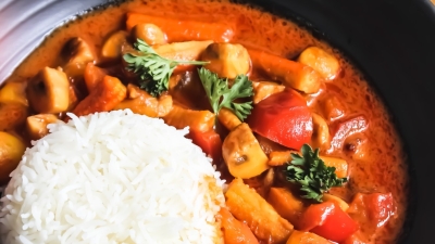 Curry roșu thailandez cu legume