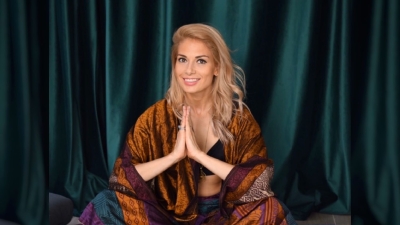 Dana-Cristiana-Pasol-yoga