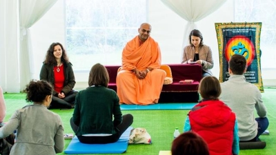 Esti liber sa fii fericit. De ce esti in lupta cu tine?