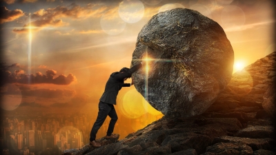 sisif-caracter-munte-bolovan