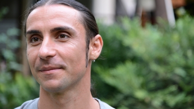 Interviu Cimbru Constantin: “Yoga ne invata cum sa traim frumos, este cheia uniunii dintre minte, corp si suflet”