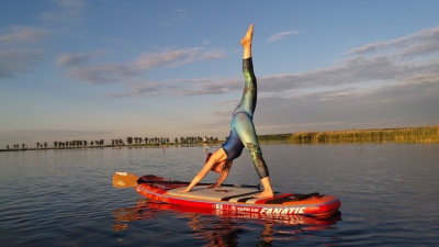 Interviu Luminita Stefan: “Yoga a devenit ceva comercial, ceva care se vinde destul de bine”