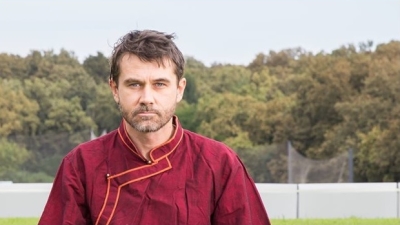 Val Voicu: “E nevoie de yoga autentică care este o practică interioară in totalitate."