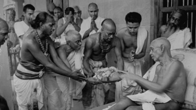 R Maharashi: Toate gandurile provin din inima; inima e locul din care izvorasc si prana si cuvintele"