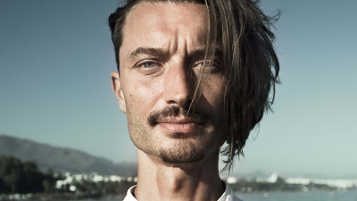 Liviu-Adrian-Giurgea-instructor-yoga Liviu Adrian Giurgea: „Pentru mine yoga este un stil de viață, o armonie către care tind cu fiecare acțiune conștientă de zi cu zi.”