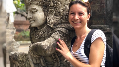 Marta Roșu: „Yoga este filozofia mea de viața” Marta-Roșu-statueta-bali
