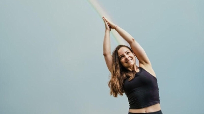 Monika-Pal-instructor-yoga