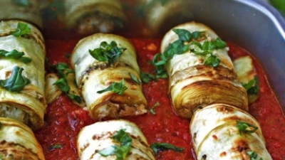 Reteta vegana: Rulouri de vanata, umplute cu ricotta