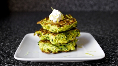 Reteta vegetariana: Chiftelute de dovlecel cu quinoa