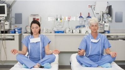 Un nou studiu demonstreaza efectul practicii yoga, al meditatiei si al rugaciunii asupra corpului si psihicului uman