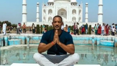 Will Smith si familia sa practica yoga si invata din scrierile stravechi