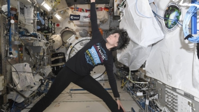 Yoga în spațiul cosmic