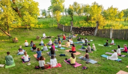 Retreat yoga iunie