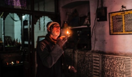 10 lectii de viata de la barbatul care a asistat la 12000 de decese