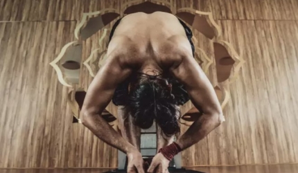 5 asane care îmbunătățesc concentrarea si echilibrul