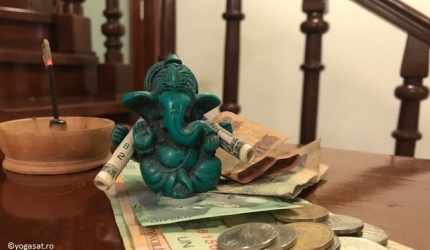 Ganesha_yoga_money