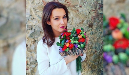 Cleopatra-Mândruț-buchet-flori