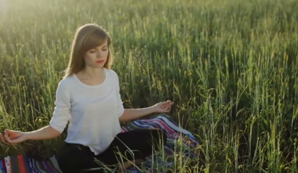 Cum sa abordezi nervozitatea precum un yoghin