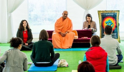 Esti liber sa fii fericit. De ce esti in lupta cu tine?