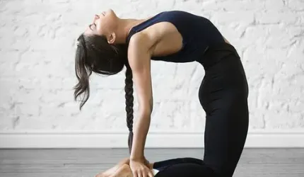 Haine pentru yoga: cu ce te îmbraci la o sesiune