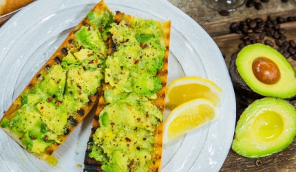 Idei pentru micul dejun: 5 combinatii vegane satioase