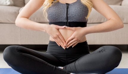 Influența ciclului feminin în practica yoga