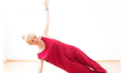 Interviu Adela Spulber: „fiecare om ce participa la cursurile mele de yoga sunt maeștrii mei.”