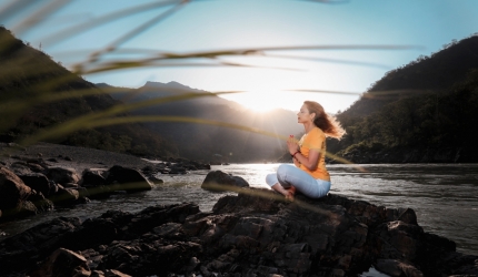 Interviu Adina Plesa: “Yoga este fundatia care sustine viata mea”