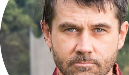 INTERVIU Val Voicu, instructor hatha yoga