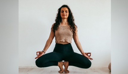 Luiza-Voronca-instructor-yoga