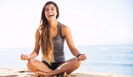 Meditatia prin zambet si ras te ajuta sa fii sanatos si chiar sa intineresti