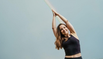 Monika-Pal-instructor-yoga