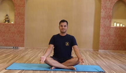 barbat-asana-mediatie