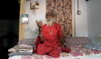 Prahlad Jani, yoghinul care nu mananca de peste 70 de ani
