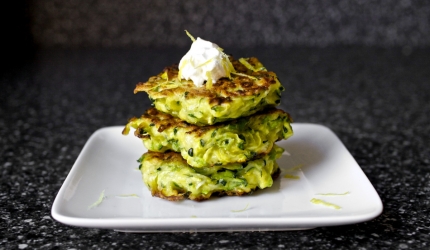 Reteta vegetariana: Chiftelute de dovlecel cu quinoa