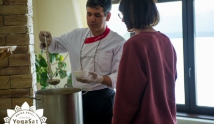 Reteta vegetariana: curry de mazare si conopida