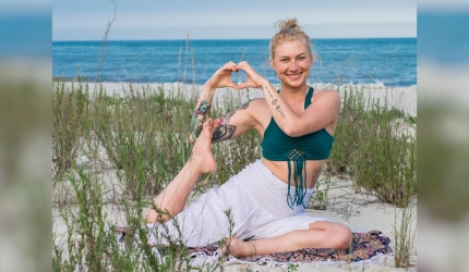 Roxana-Dumitrescu-instructor-yoga