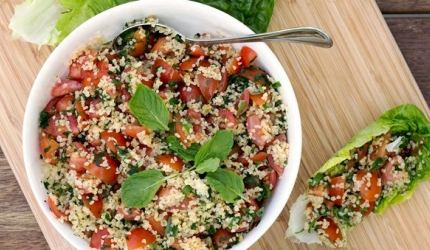Tabouleh, renumita salata libaneza cu bulgur si patrunjel