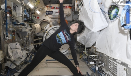 Yoga în spațiul cosmic