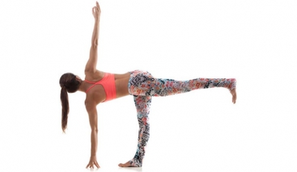 ardha-chandrasana.jpg?itok=7H5vWQHX