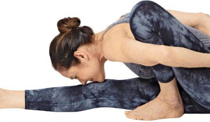 femeie-Marichyasana I